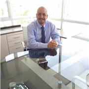 Tutor de español que enseña a niños y jovenes de todas las edades